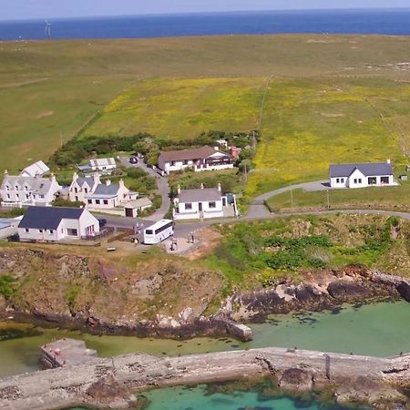 Road End Cottage Port of Ness Bagian luar foto