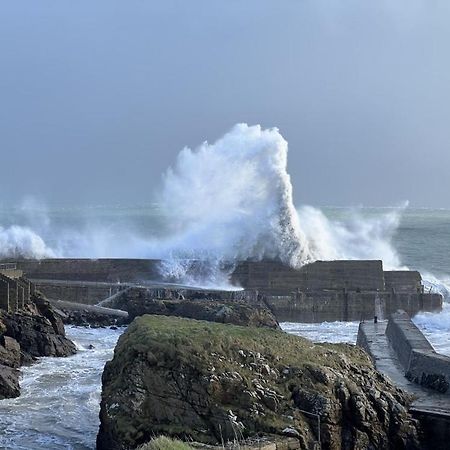 Road End Cottage Port of Ness Bagian luar foto